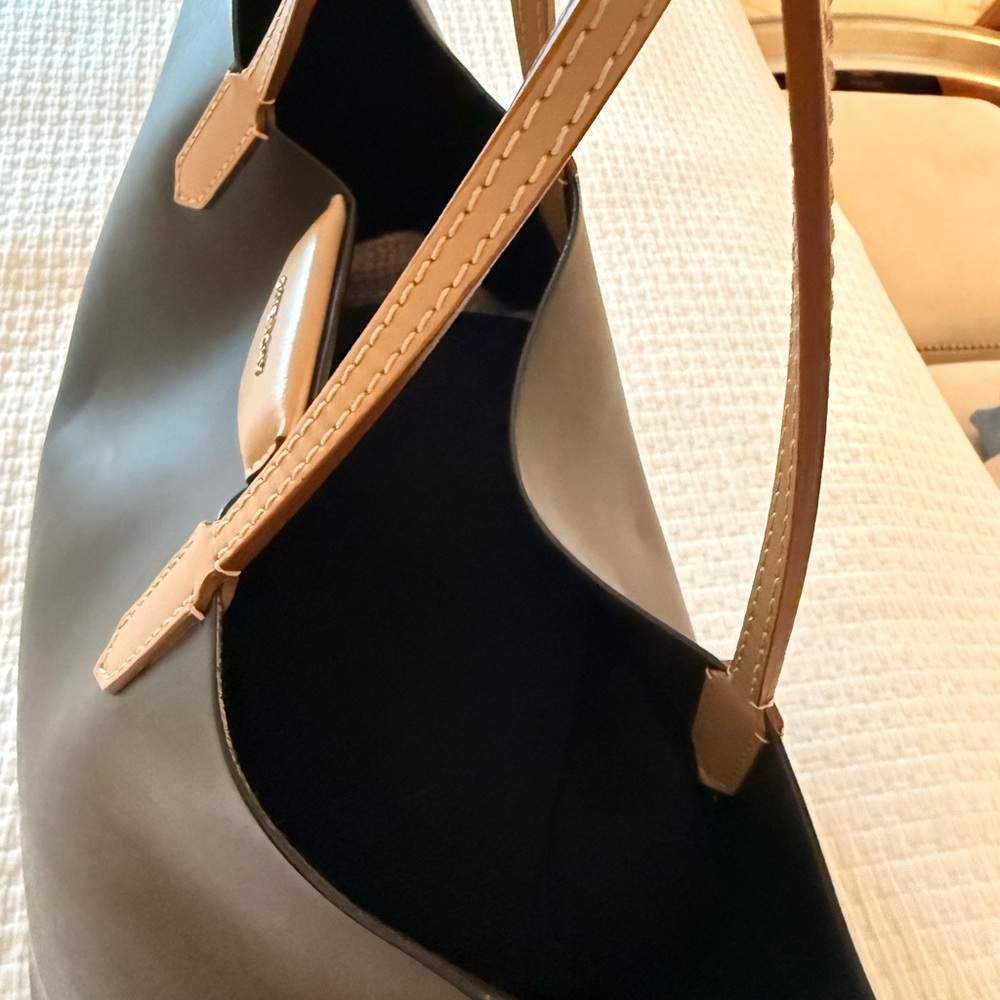 Givenchy Black and Tan Tote Bag - Picture 8 of 16